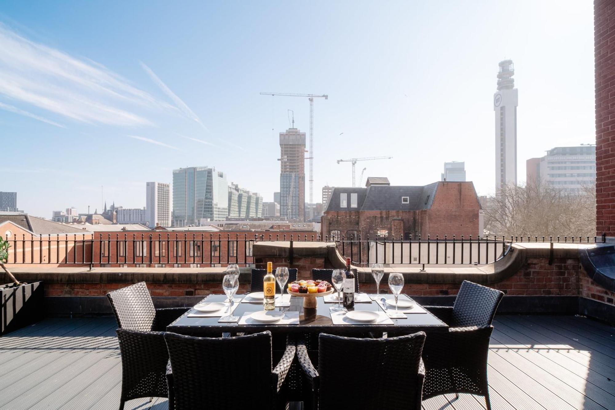 Apartment Penthouse Gem Parking Family Contractors Wifi Birmingham