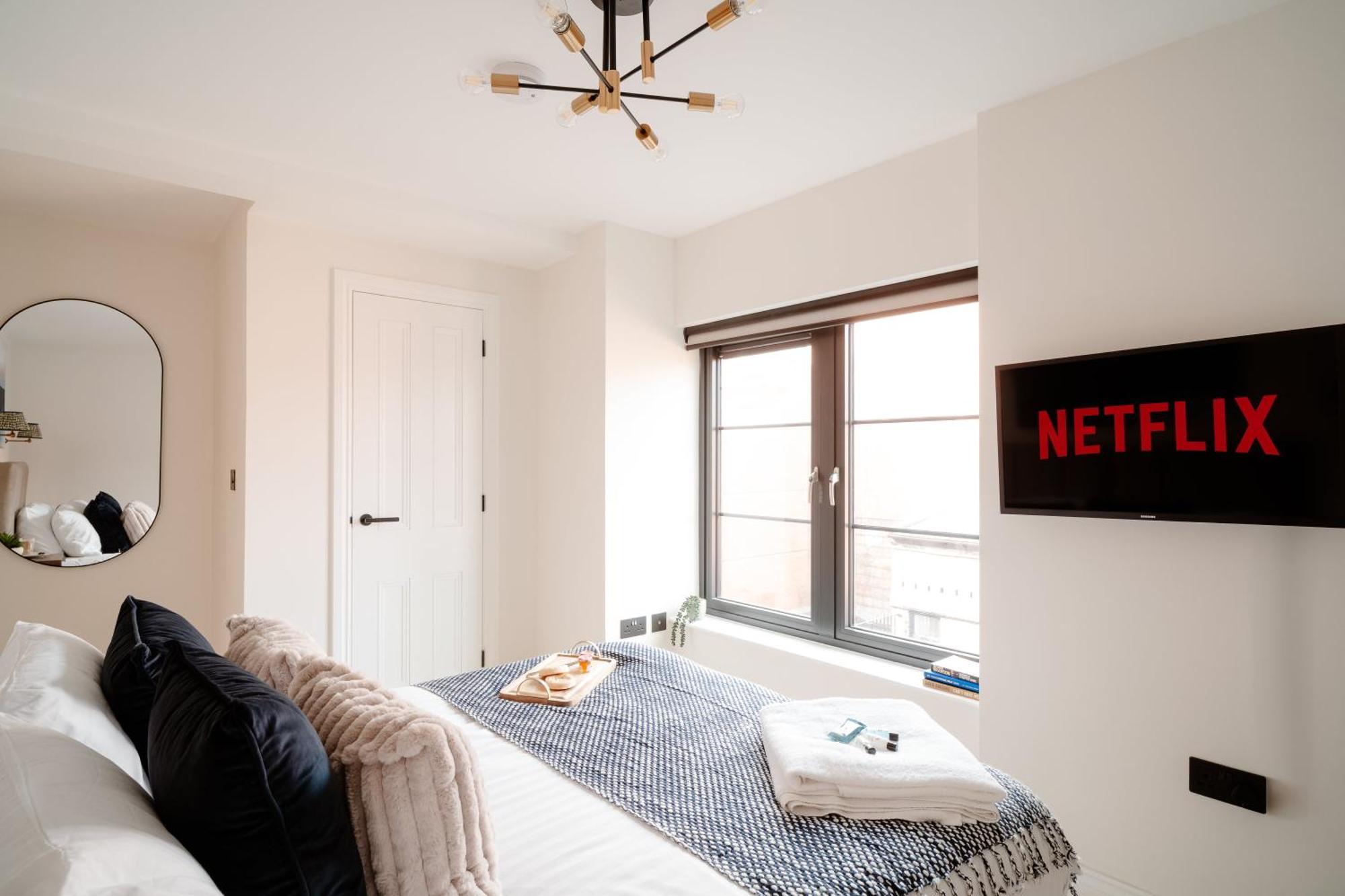 Apartment Penthouse Gem Parking Family Contractors Wifi *