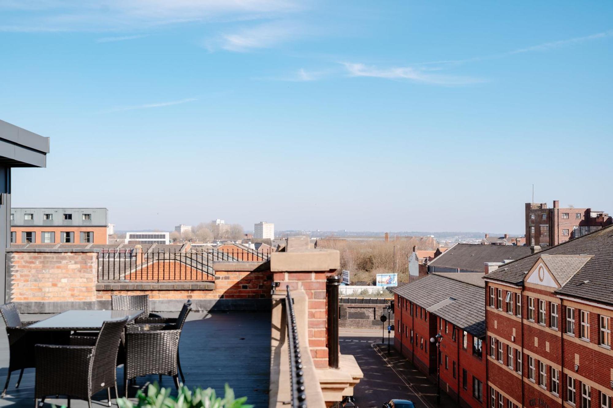 Penthouse Gem Parking Family Contractors Wifi * Birmingham